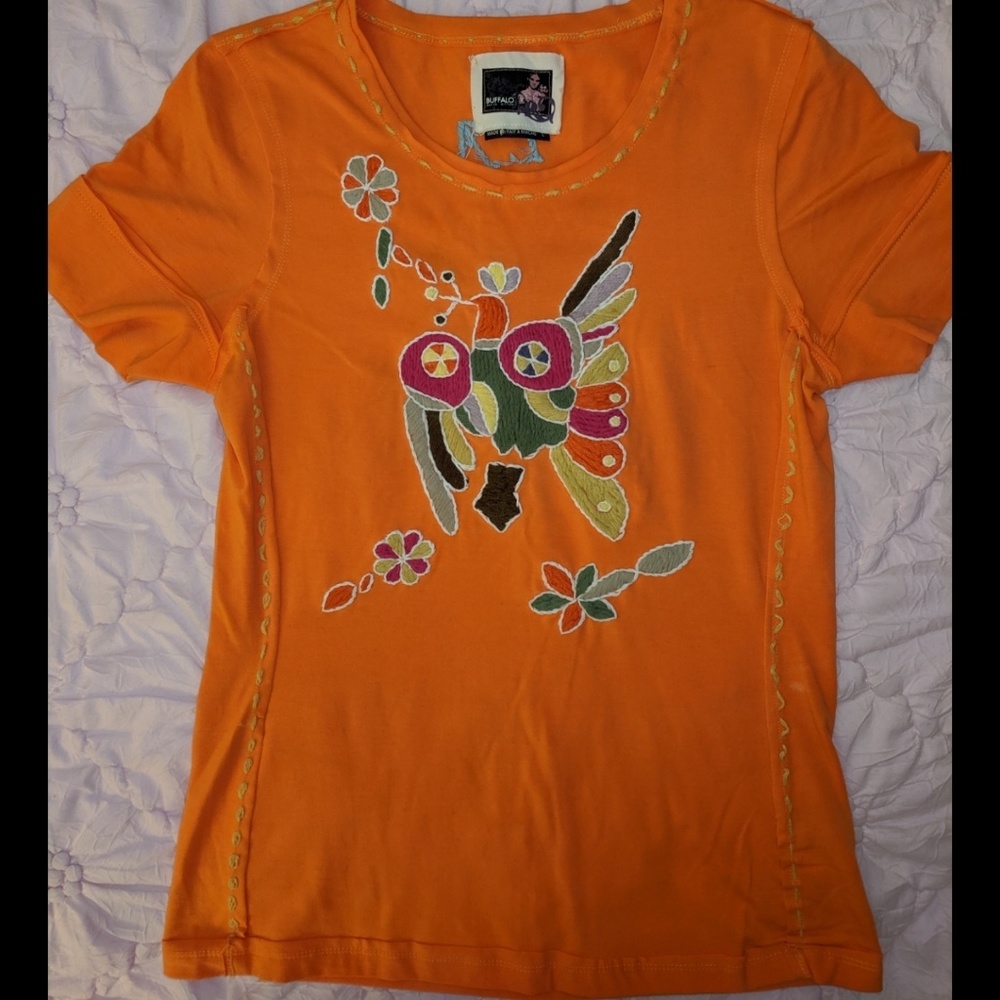 Buffalo premium body conscious embroidered T shirt